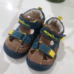 Momo bebe Leather shoes sz 4